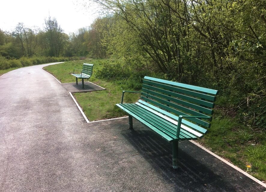 Fancy a new bench in one of our parks – Vote on Twitter
