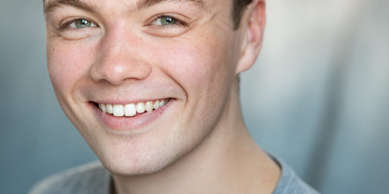 Harrison Scott-Smith returns to our #Brindleypanto as Prince Charming.