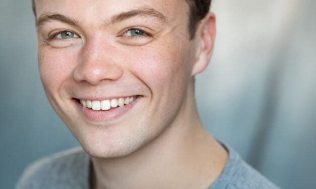 Harrison Scott-Smith returns to our #Brindleypanto as Prince Charming.